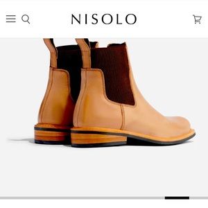 Nisolo womens Carmen Chelsea boot. Size: 9.5